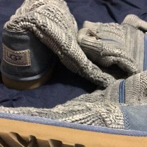 ❣️REDUCED ❣️Knitted Blue Authentic Uggs